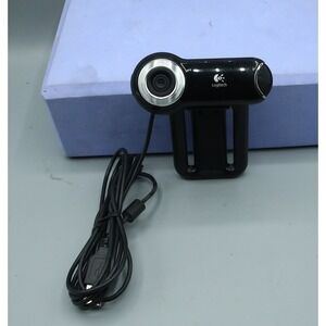 Logitech QuickCam Pro 9000 USB Webcam Carl Zeiss Lens 2MP Autofocus Black